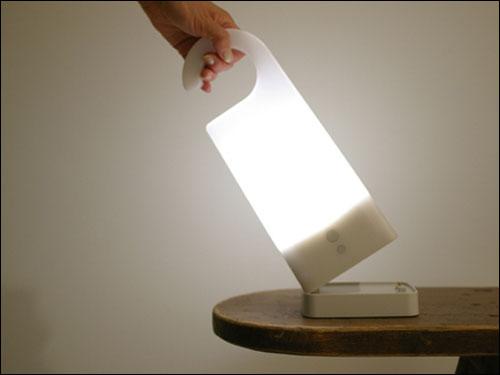 超長工作時間 無印良品節(jié)能LED可移動電燈_數(shù)碼_科技時代_新浪網(wǎng)